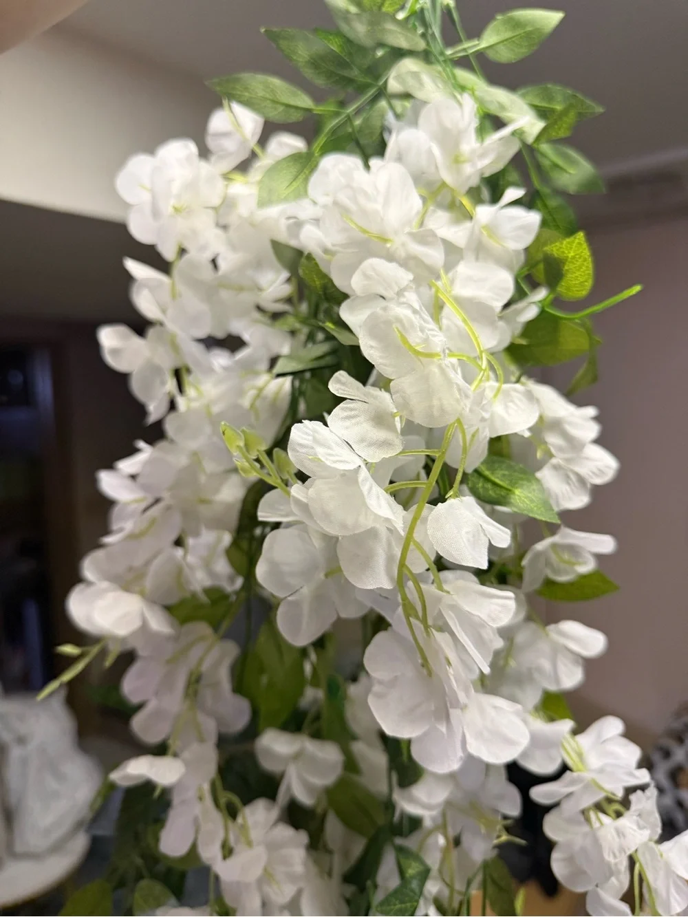 N/A lush white